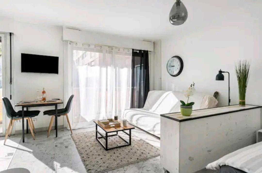 Design Loft Studio Climatise Parking Et Piscine Vallauris Ngoại thất bức ảnh