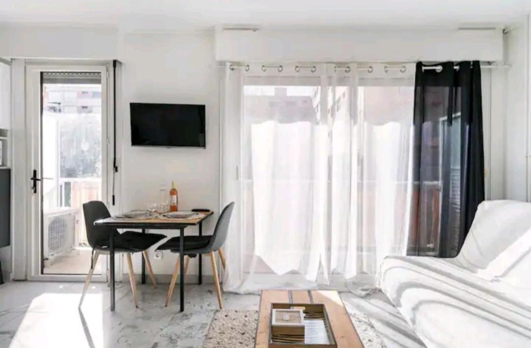 Design Loft Studio Climatise Parking Et Piscine Vallauris Ngoại thất bức ảnh